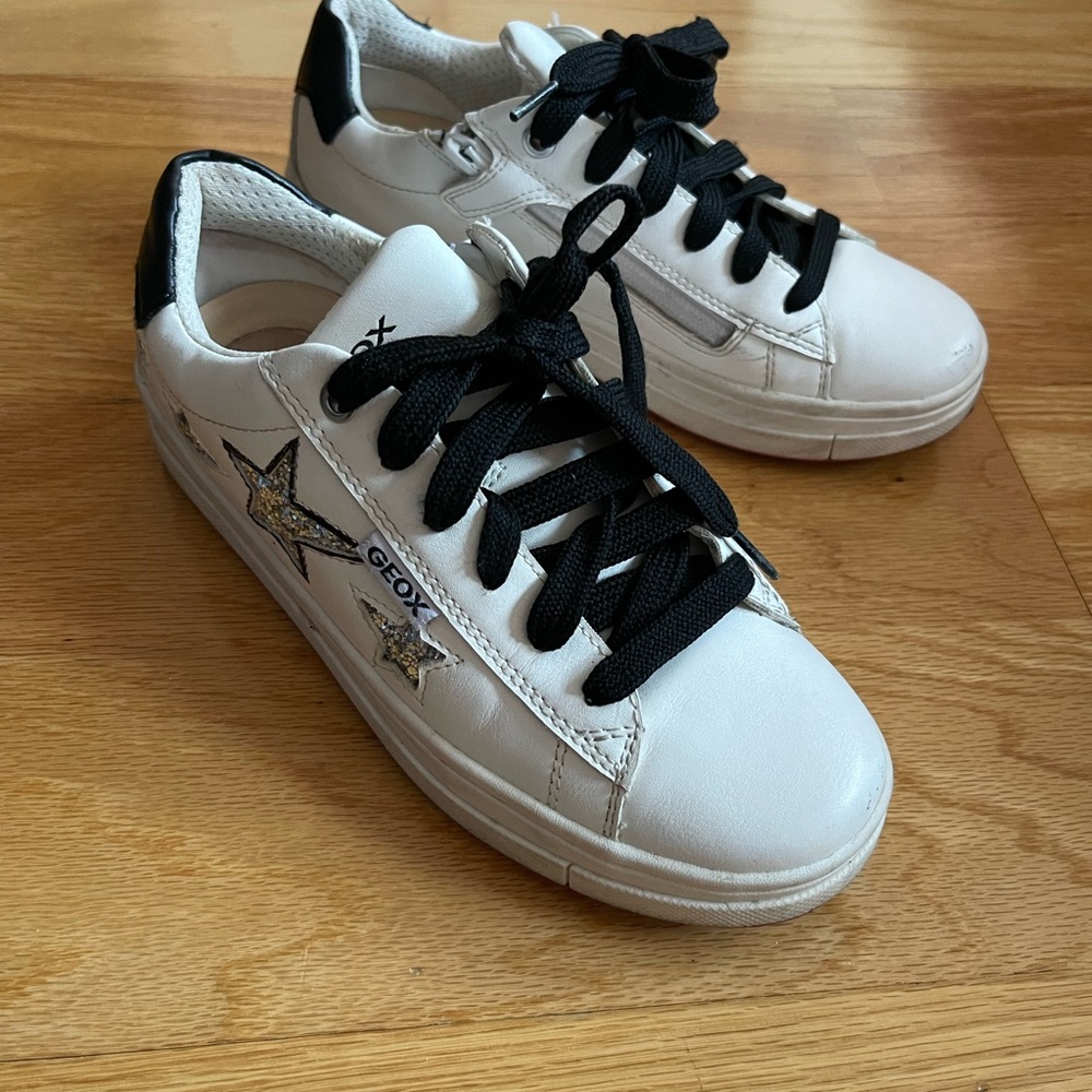 GEOX Respira kid’s Star Sneakers size 33